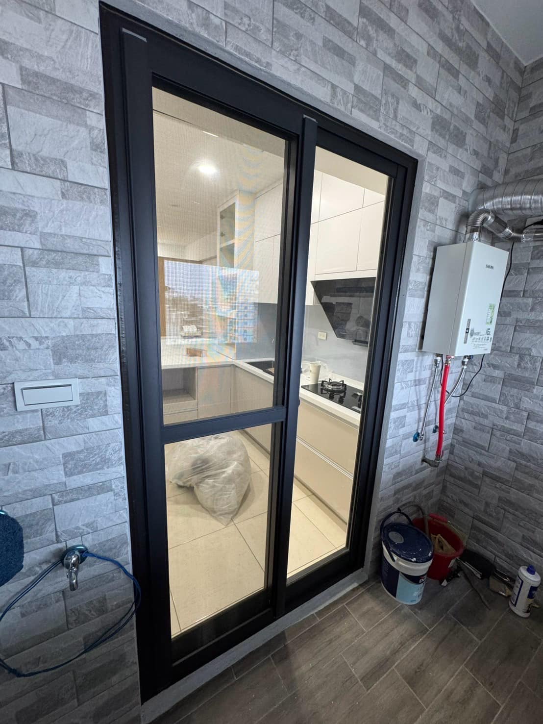 台南玄關門包框處理換新