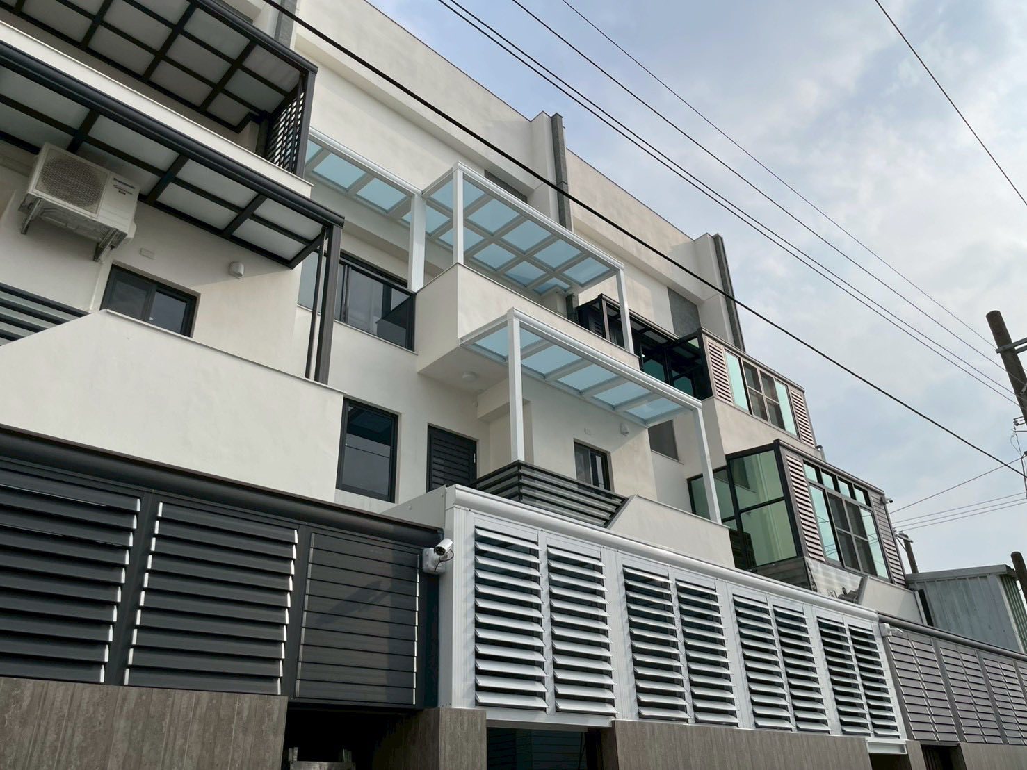 台南白色骨架採光罩