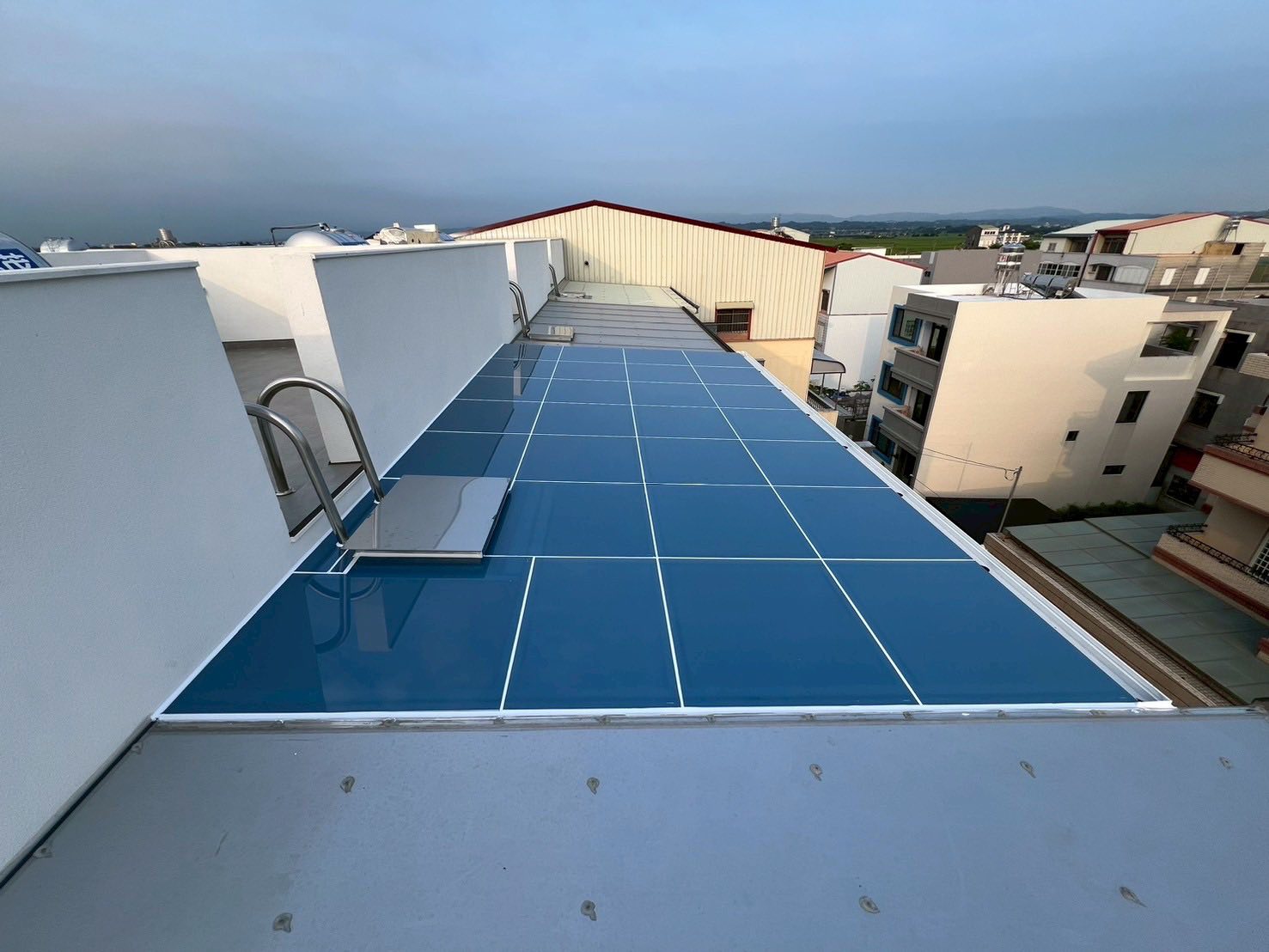 台南白色骨架採光罩