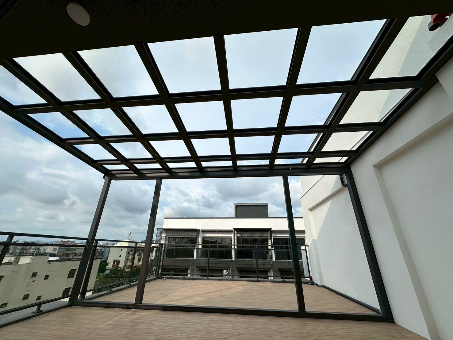 台南採光罩骨架搭建